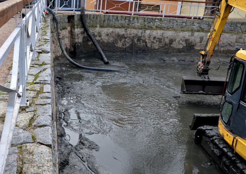 Pond Construction Equipment